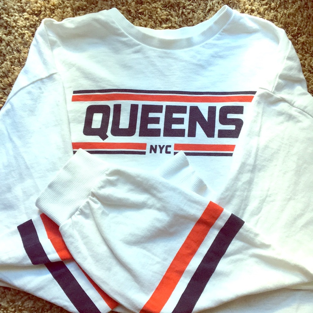 SELLING A CROP TOP (DIVIDED H&M)